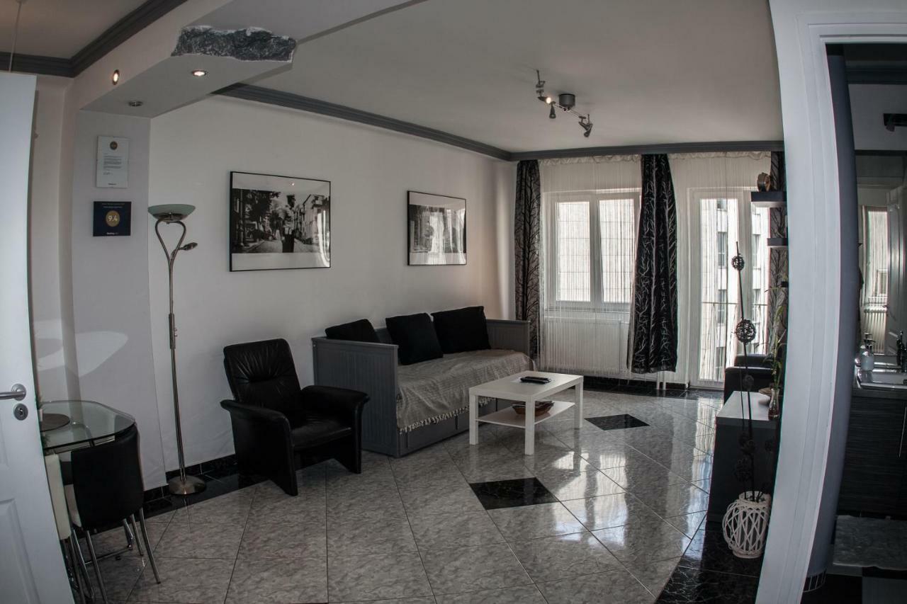 Deak Design Apartment — Photos 3